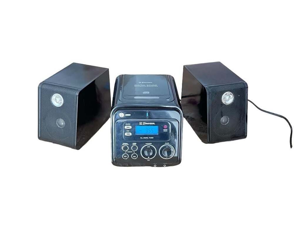 Emerson ES1288BK Digital Sound System AM/FM Digital Tuner CD Player  Speakers